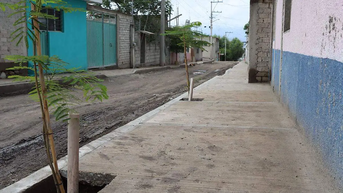 El Gobierno de Tehuacán realizó la construcción de guarniciones y banquetas